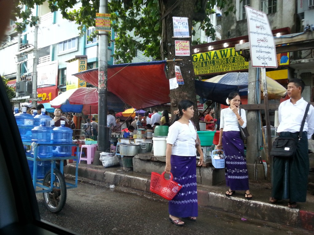 ミャンマーの街並み